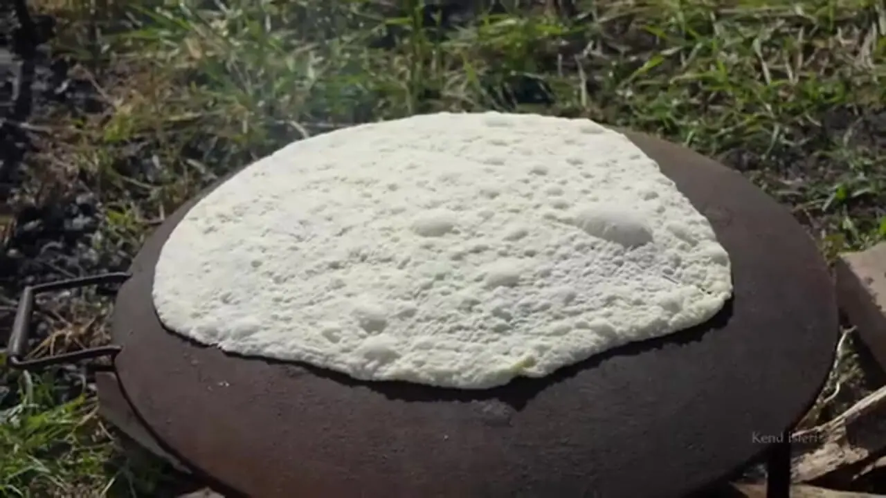 غذای روستایی در ایران؛ تهیه غذاهای سنتی با میگو