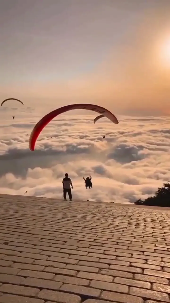 اینجا روی دریایی عظیم از ابرهای سفید قدم بگذارید!