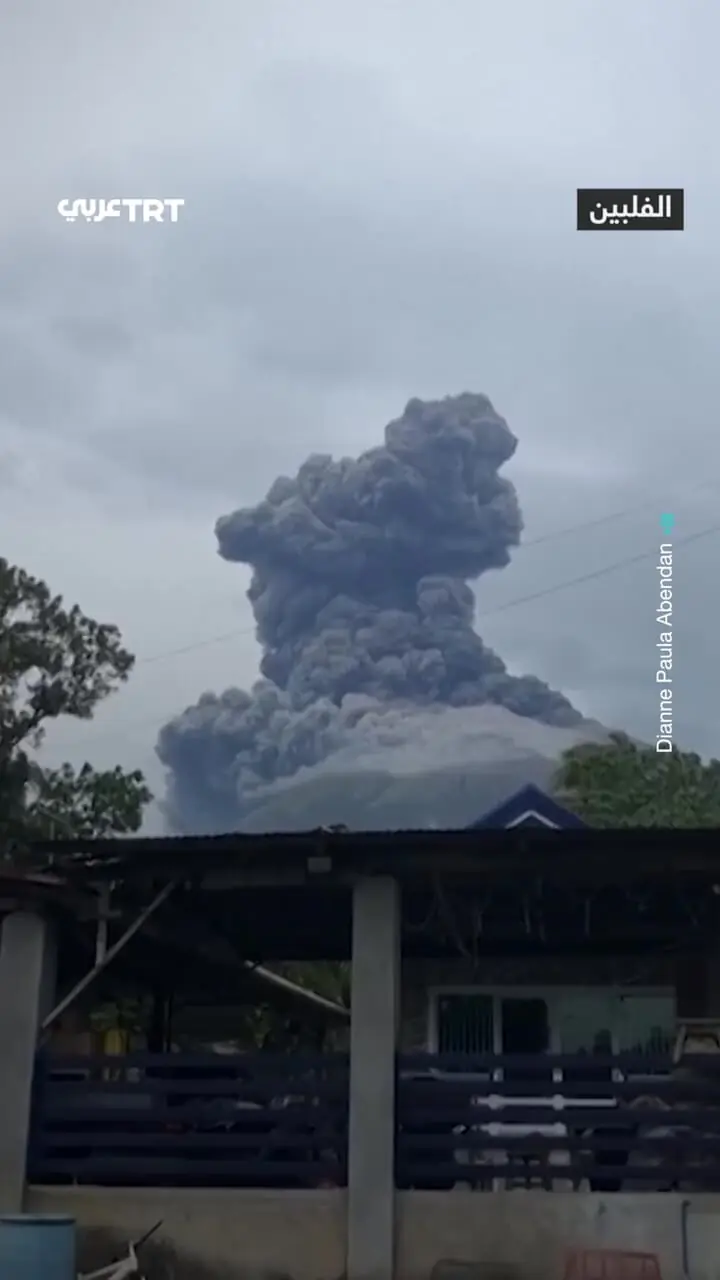 فوران آتشفشان کانلاون در مرکز فیلیپین