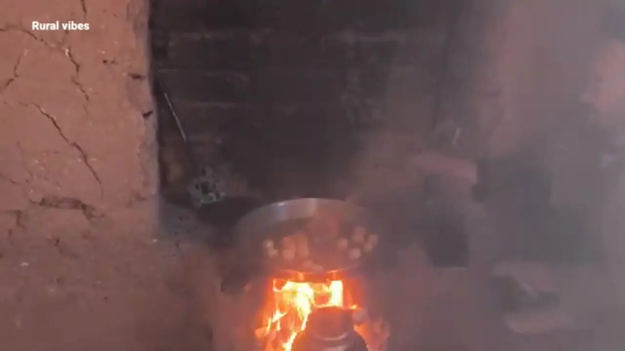 ببینید| غذای روستایی در افغانستان؛ پخت نان محلی برای افطار در غار