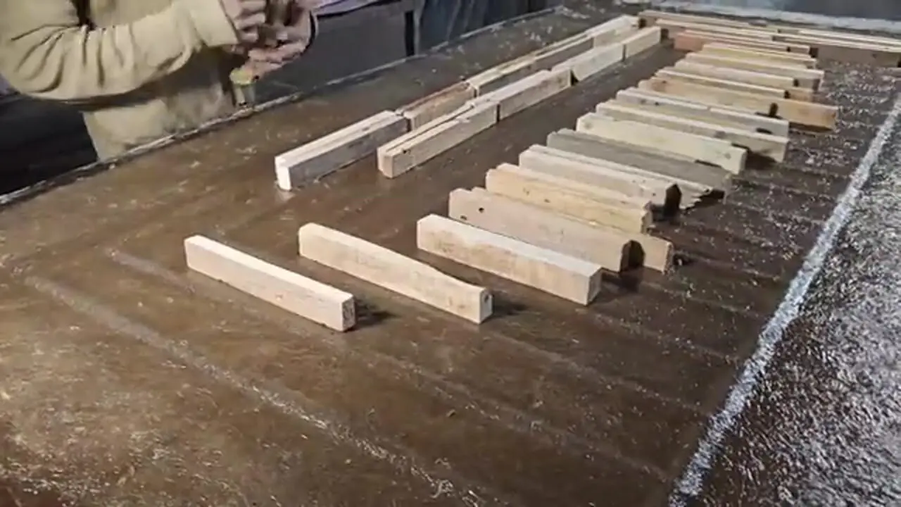 ببینید| مراحل صفر تا صد تولید درهای مدرن در پاکستان