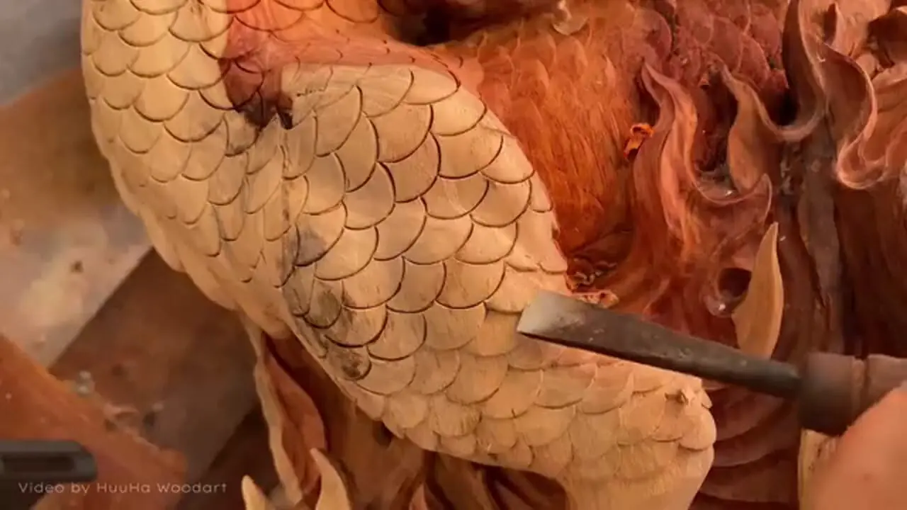 مراحل خلق مجسمه اژدها با تنه درخت و به روش هنرمند چینی