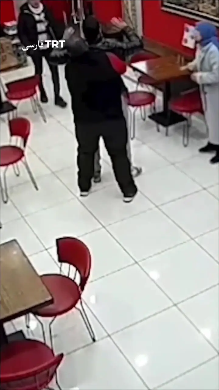 نجات جوان در رستوران با اجرای سریع مانور هایملیخ