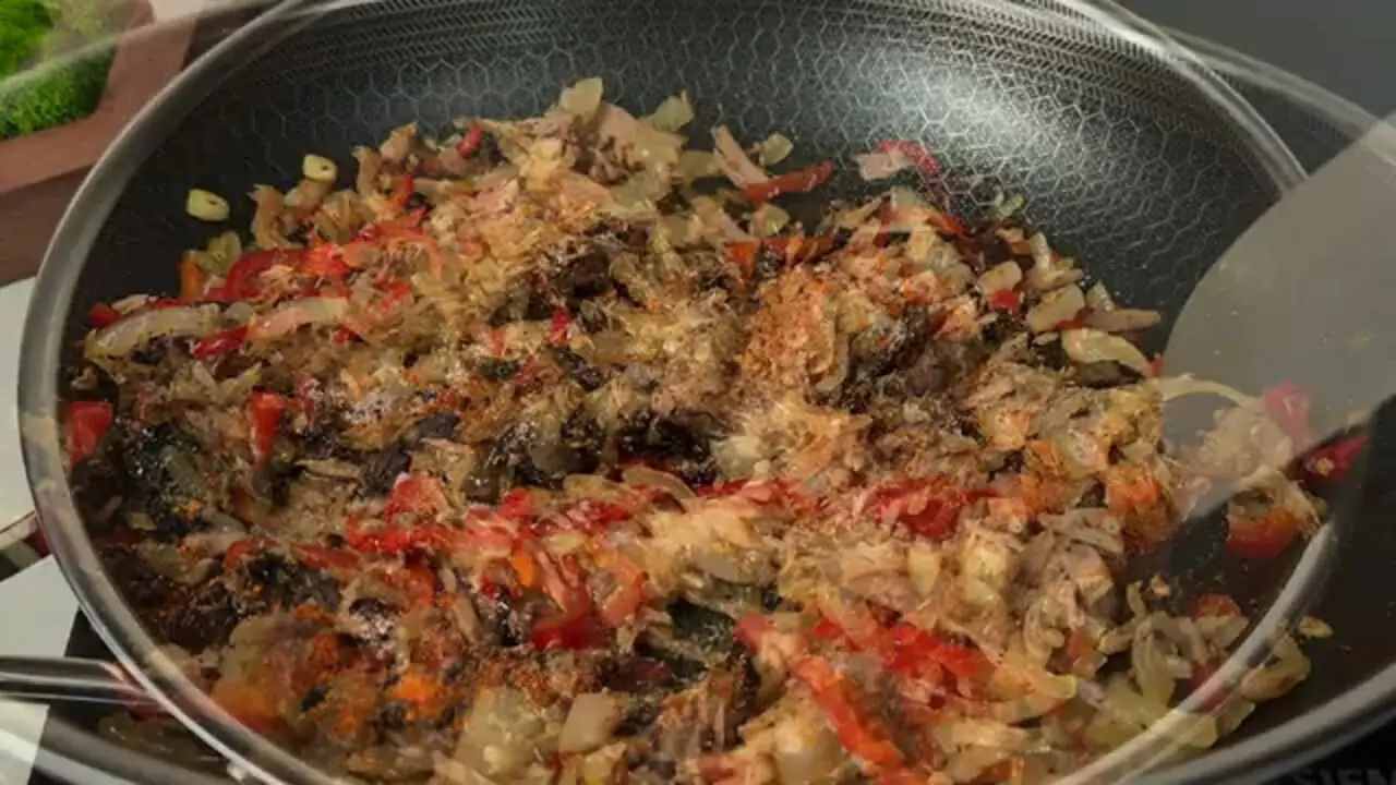 ببینید| طرز تهیه یک غذای جدید با برنج، گوجه و تن ماهی