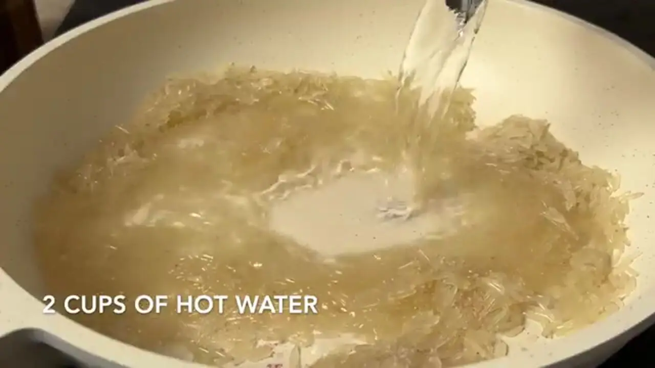 ببینید| طرز تهیه دو غذای ساده کانادایی با گوجه فرنگی و تخم مرغ