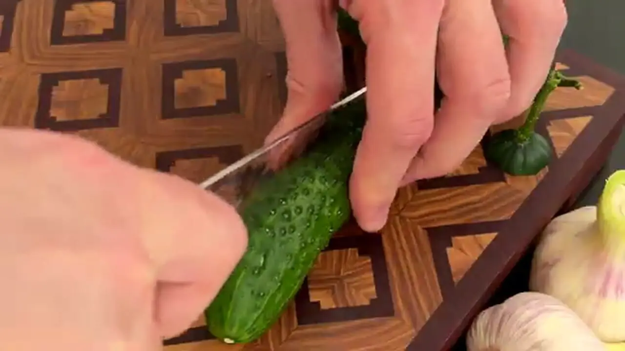 ببینید| طرز تهیه یک غذای ساده و متفاوت با سیب زمینی و تخم مرغ