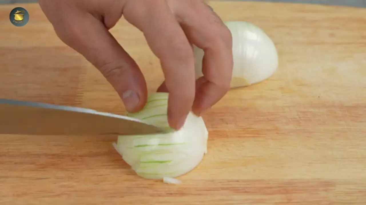 ببینید| طرز تهیه یتیمچه؛ یک غذای گیاهی سنتی و ساده