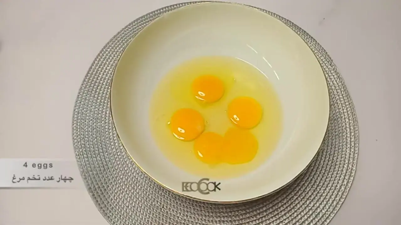 ببییند| طرز تهیه یک نودل متفاوت با تخم مرغ و پنیر پیتزا