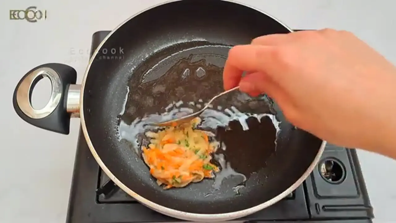 ببینید| طرز تهیه یک غذای ساده و جدید با سیب زمینی و هویج