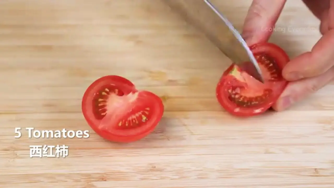 ببینید| طرز تهیه یک غذای ساده با 5 گوجه فرنگی و 3 تخم مرغ