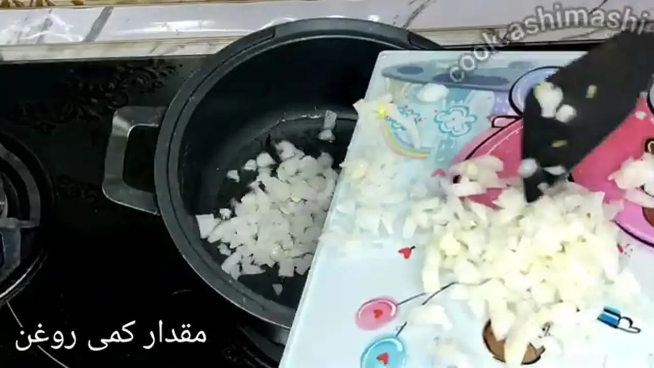 ببینید| طرز تهیه یک غذای متفاوت با مرغ و سیب زمینی