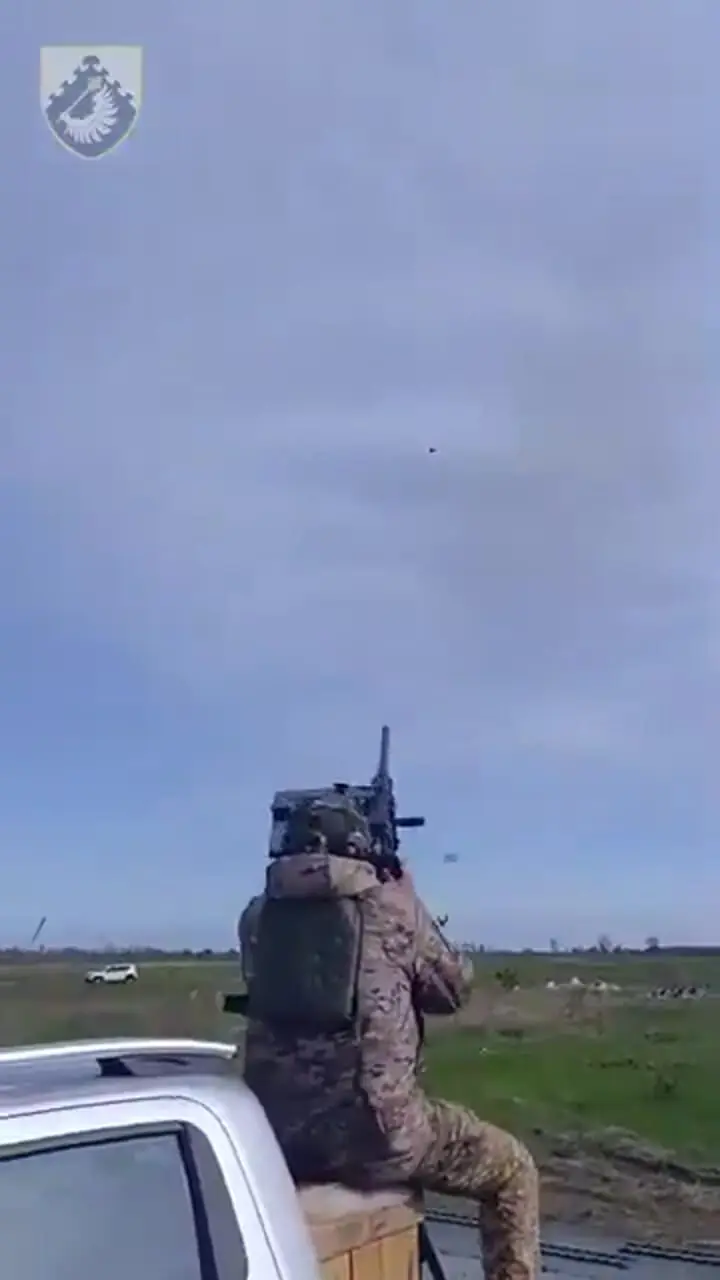 ببینید|  لحظه انهدام پهپاد روس توسط سرباز اوکراینی