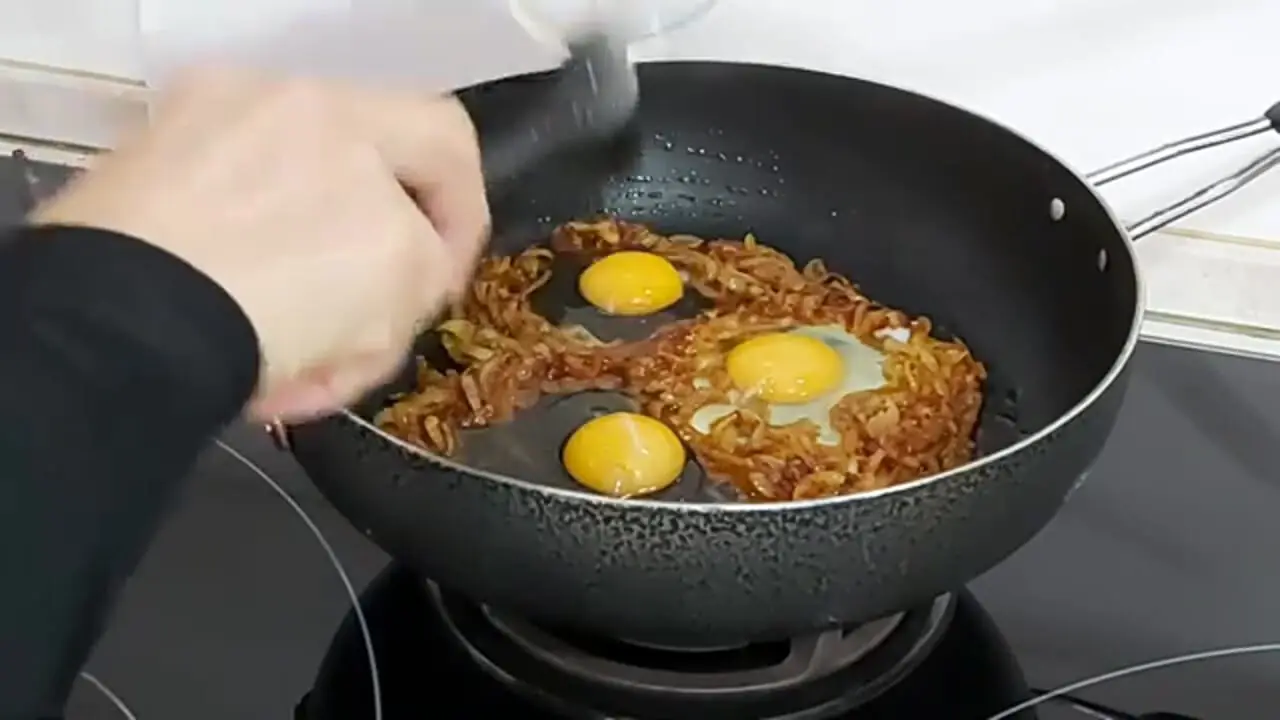 ببینید| طرز تهیه یک غذای فوری و جدید با 3 تخم مرغ