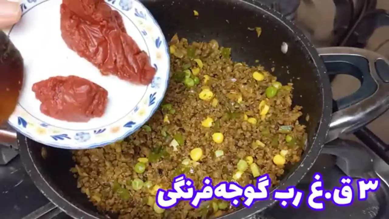 ببینید| طرز تهیه یک ساندویچ سریع و خوشمزه با گوشت چرخ کرده