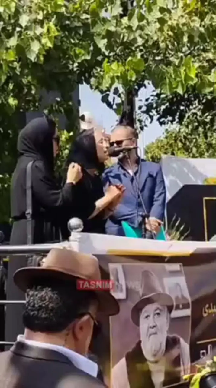 همسر اکبر عبدی: قدر کمدین‌هایمان را بدانیم؛ گریه‌ تلخ معصومه قاسمی بر سر تابوت همسر