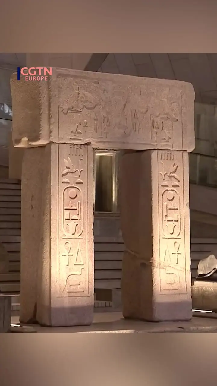 بازدید شی جینپینگ و همسرش از موزه بزرگ مصر