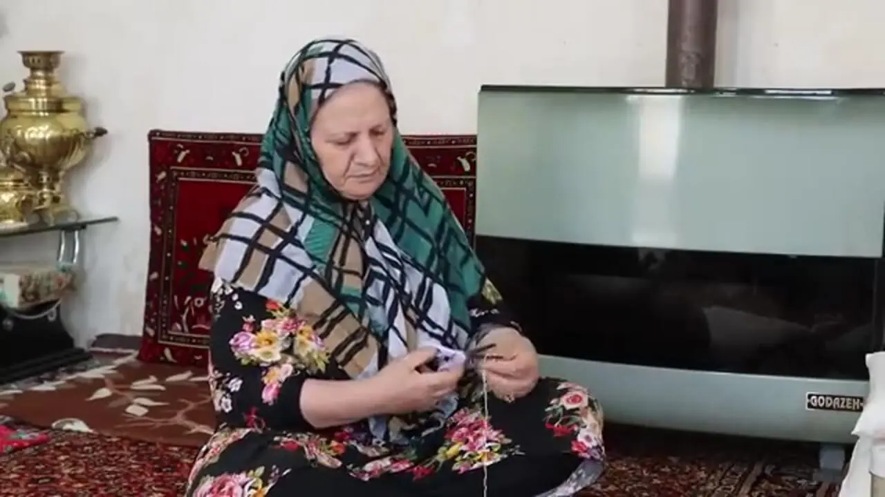 غذای روستایی در ایران؛ پخت کلم پلو در روستایی زیبا