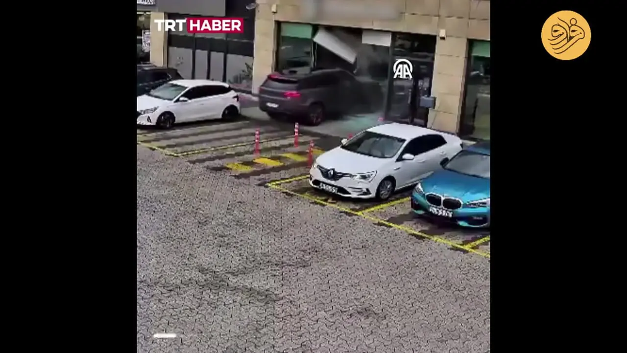 فشردن اشتباهی پدال گاز حادثه آفرید