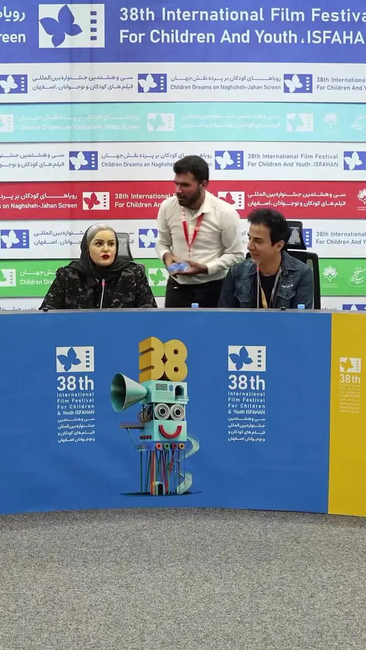 واکنش نعیمه نظام‌دوست به شوخی عمو پورنگ درباره وزنش