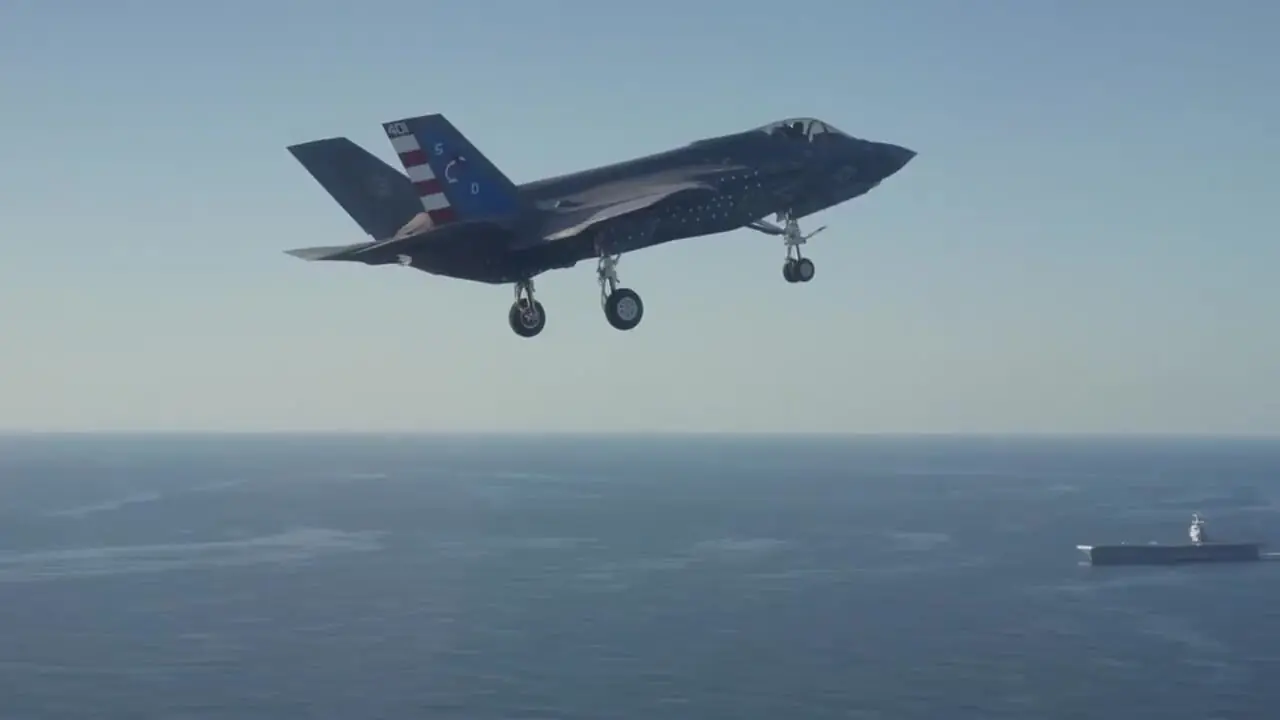 جنگنده F-35C برای نخستین بار روی ناو هواپیمابر جان اف. کندی آمریکا فرود آمد
