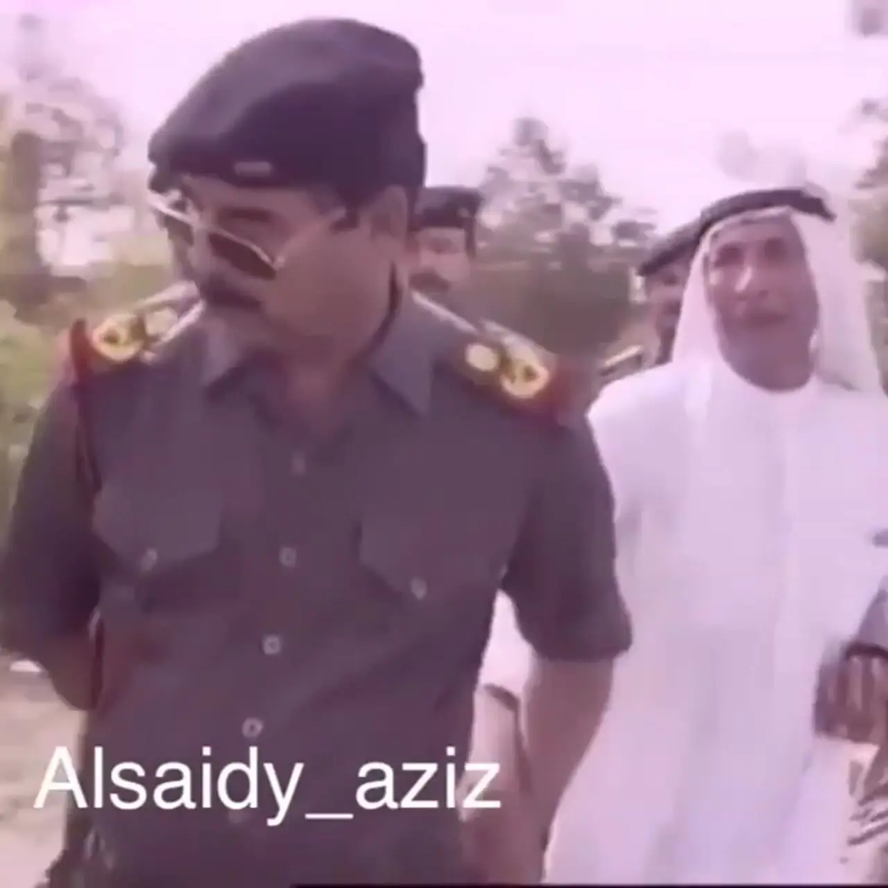 سفر زمان؛ «صدام حسین» با لباس نظامی و در حال رقصیدن؛ دهه 60